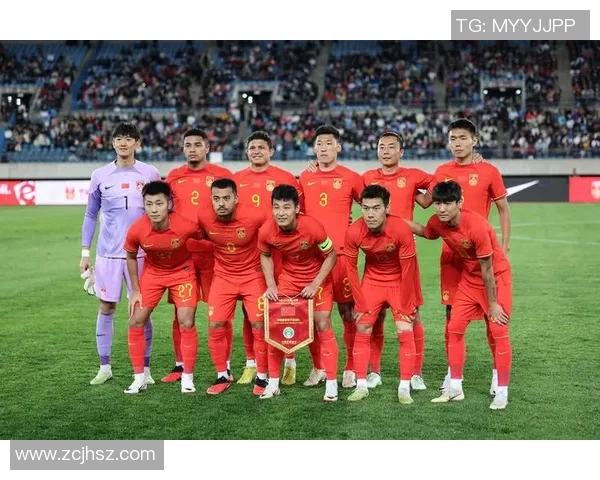 撕破中国足球防线的球星：揭秘他如何打破防守并带领球队获胜